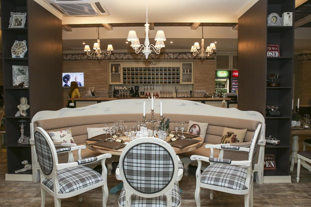 Hotel Nove Свіштов Екстер'єр фото